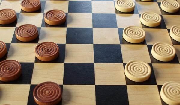 draughts.jpg draughts.jpg